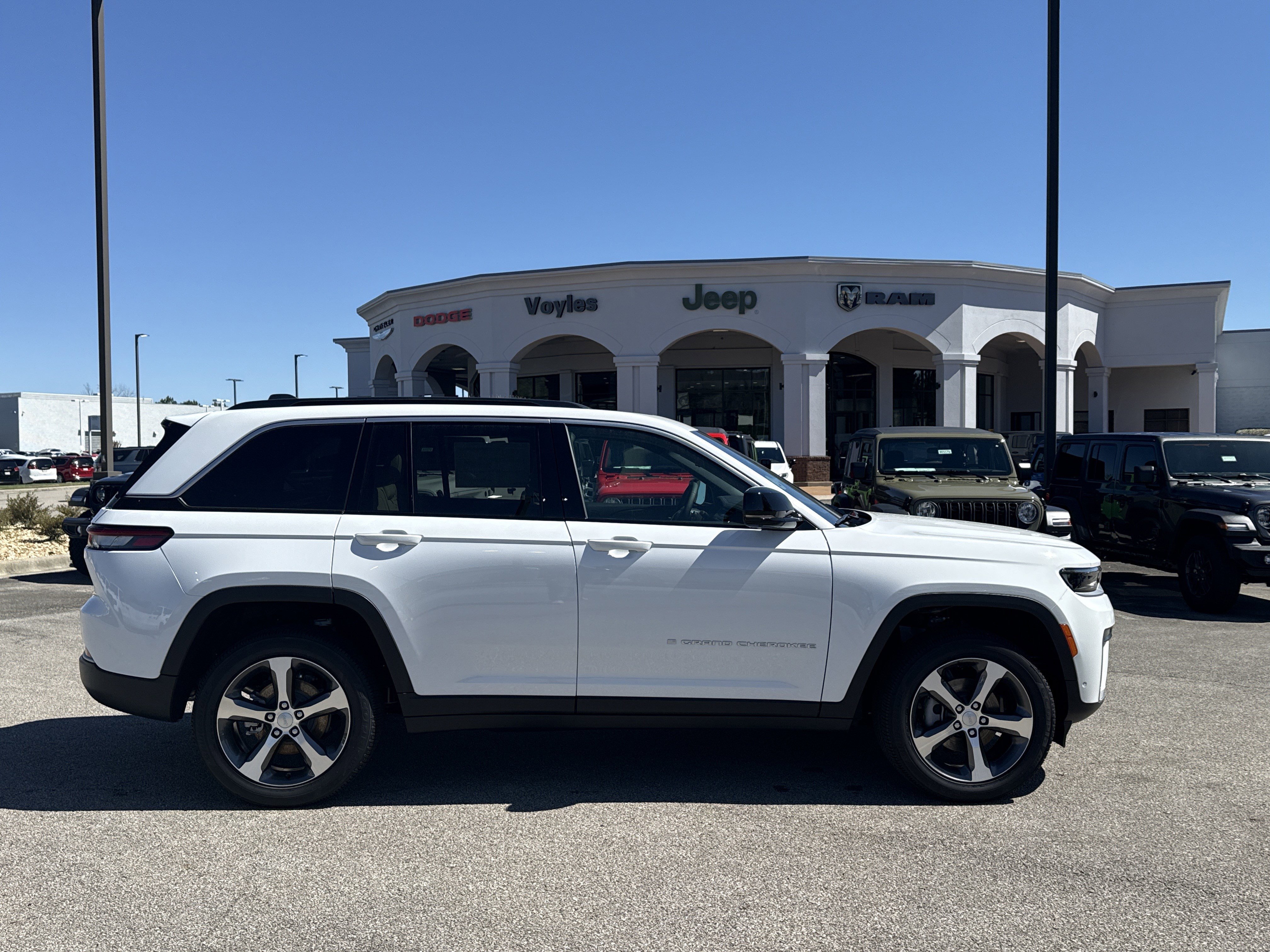 New 2026 Bright White Clearcoat Jeep Limited image 8