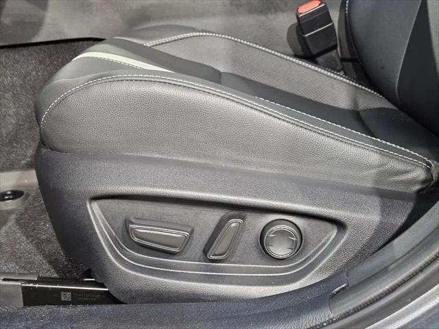 Certified Used 2025 PRECIOUS METAL Toyota  image 23