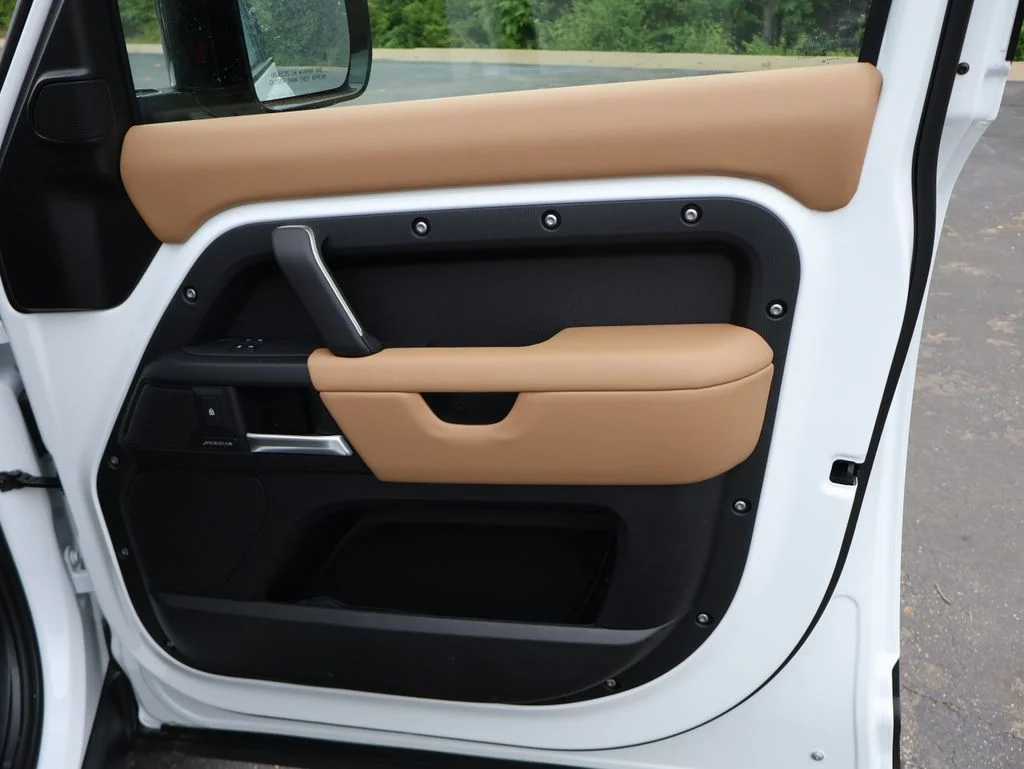 New 2026 Fuji White Land Rover S image 11