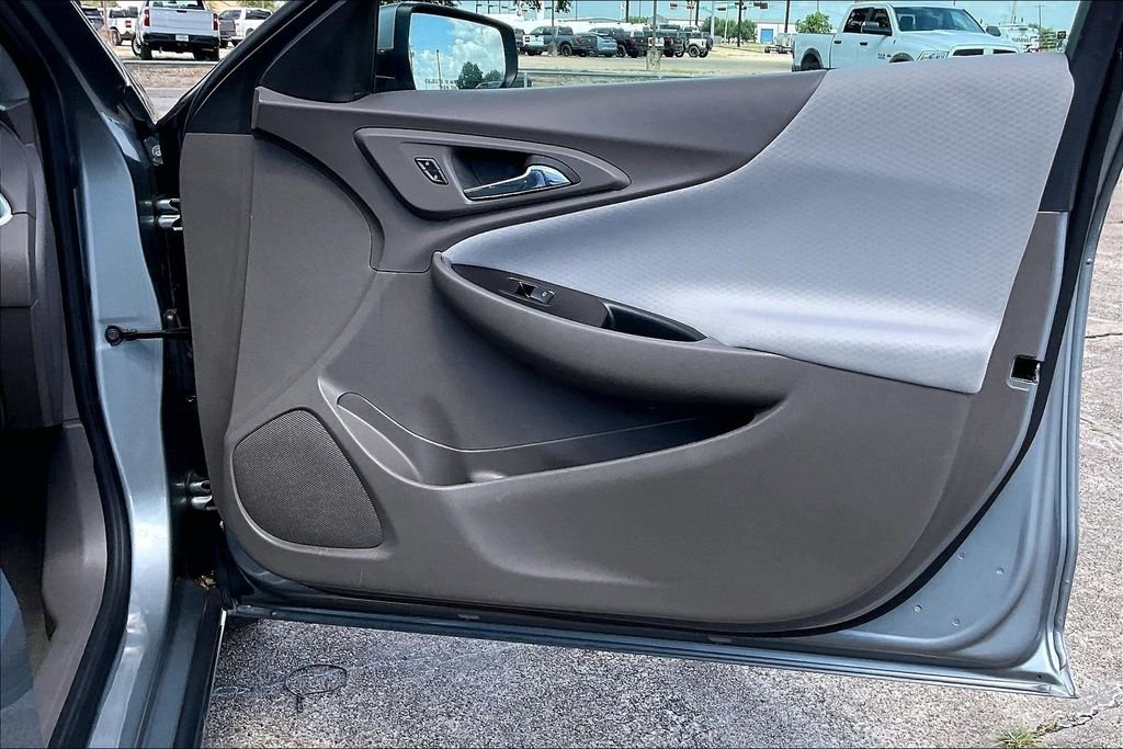 Used 2024 Gray Chevrolet LT image 29