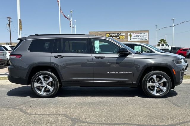 New 2026 Baltic Gray Metallic Clear-Coat Exterior Paint Jeep Limited image 2
