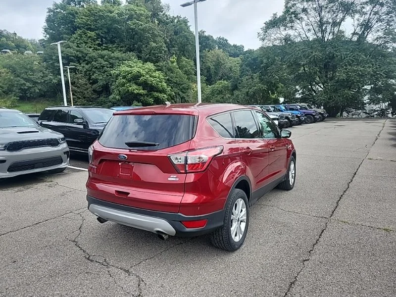 Used 2017 Red Ford SE image 8