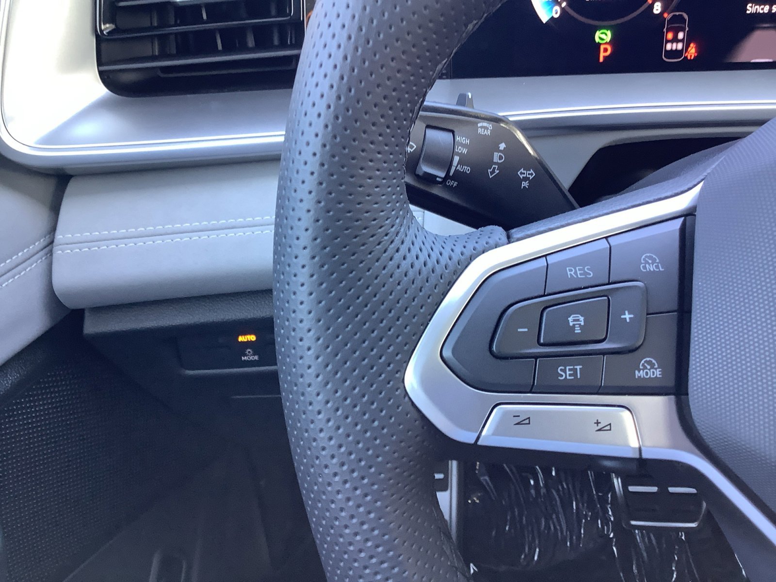 2026 Volkswagen Tiguan SE R-LINE BLACK - Photo 26
