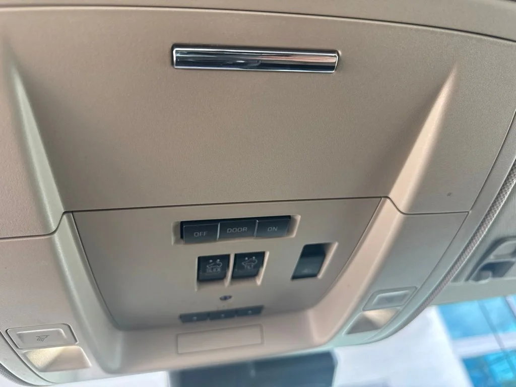 Used 2018 Summit White Chevrolet LTZ image 13