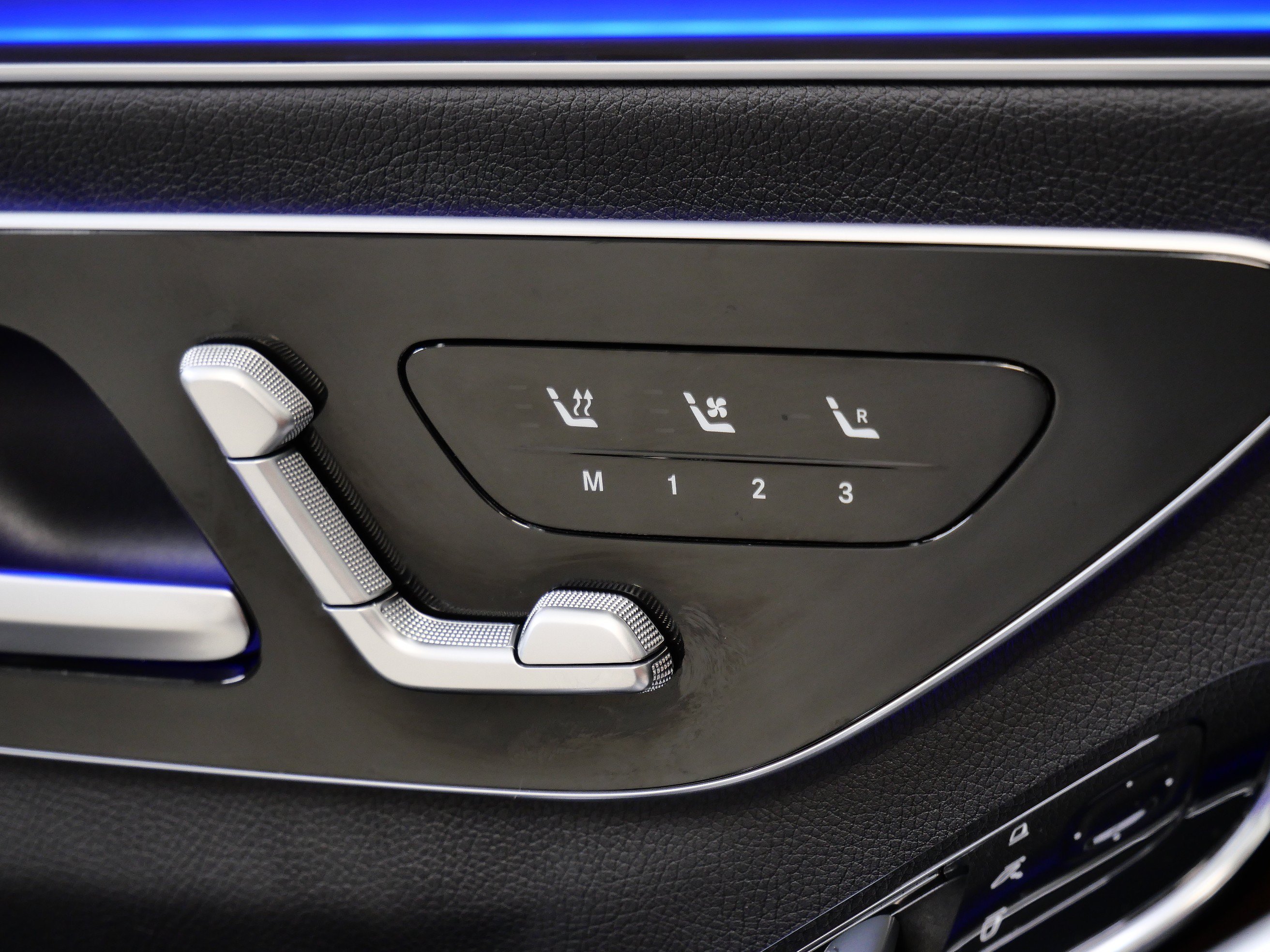Certified Used 2023 Black Mercedes-Benz S 500 image 32