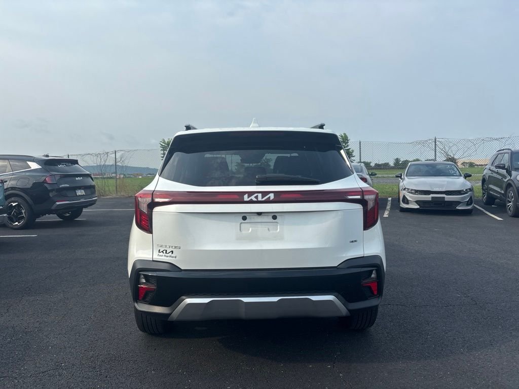 Used 2024 White Kia S image 4