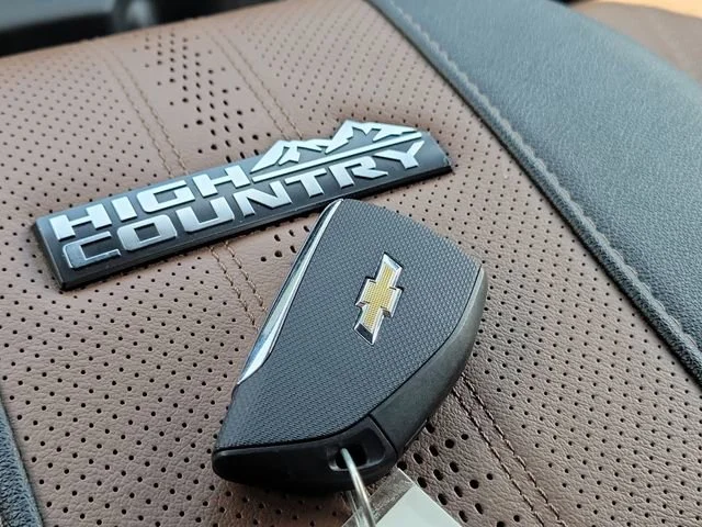 2024 Chevrolet Silverado 2500HD High Country - Photo 38