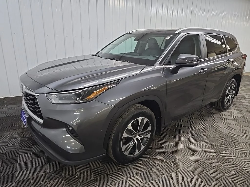 Used 2023 Gray Toyota XLE image 8