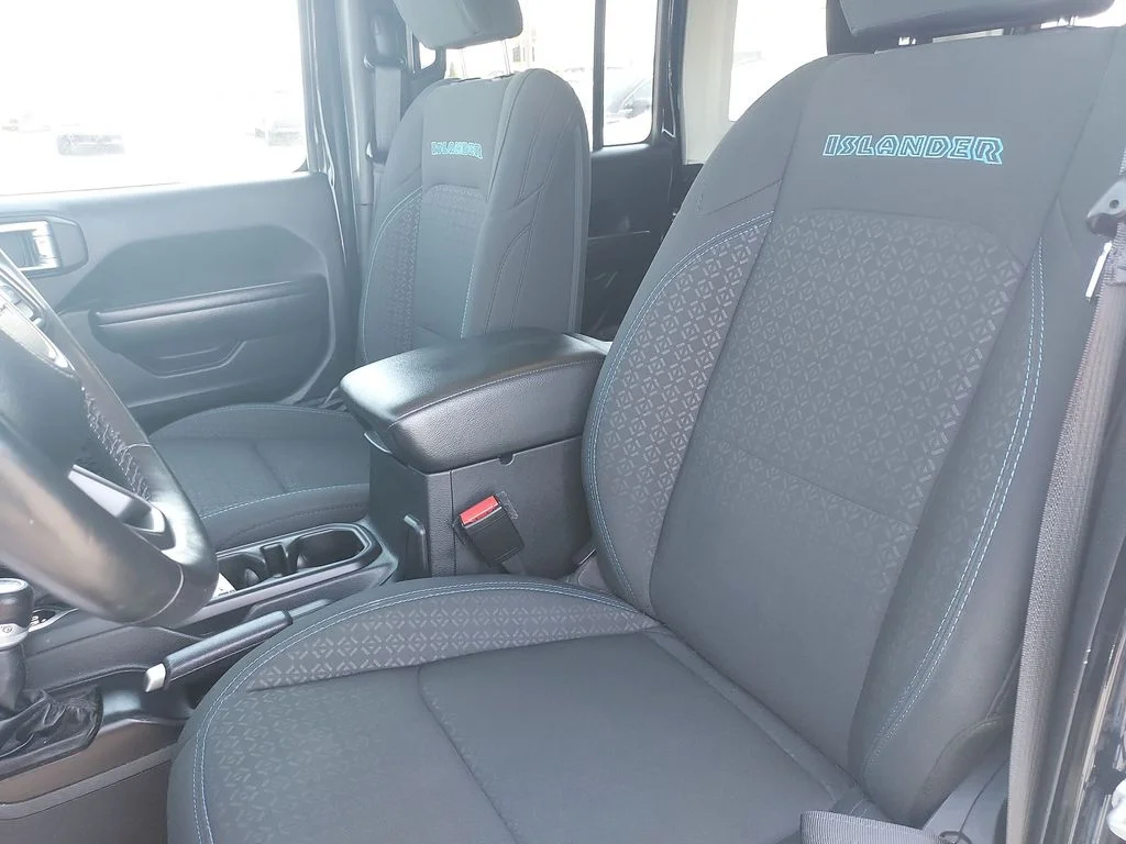 Used 2021 Black Jeep Unlimited Islander image 17