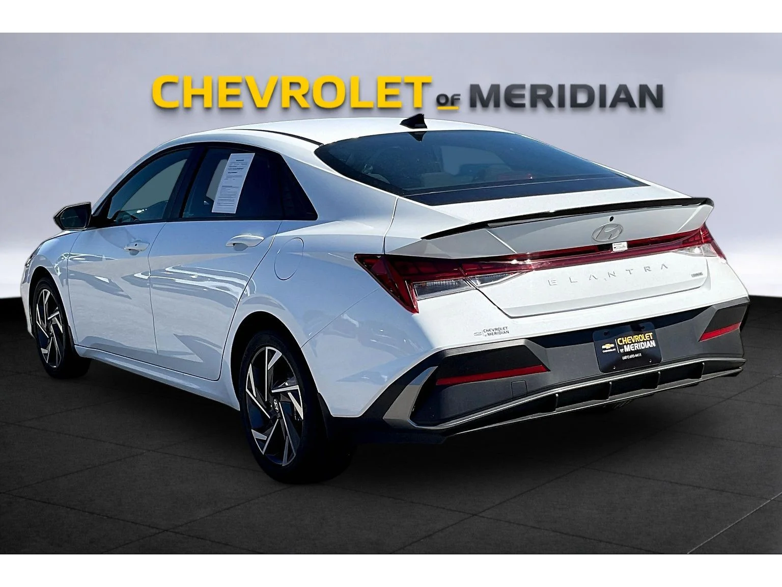 Used 2025  Hyundai SEL Sport image 2