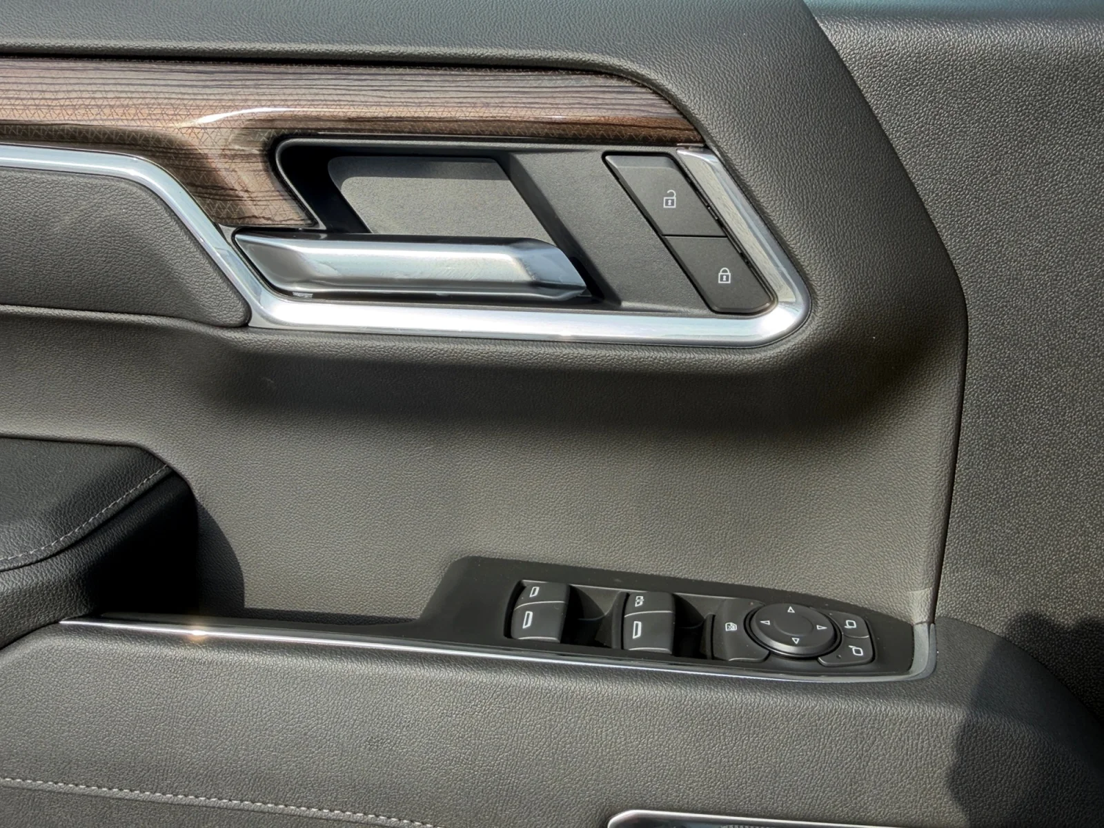 New 2026 Summit White Chevrolet LT Trail Boss image 11