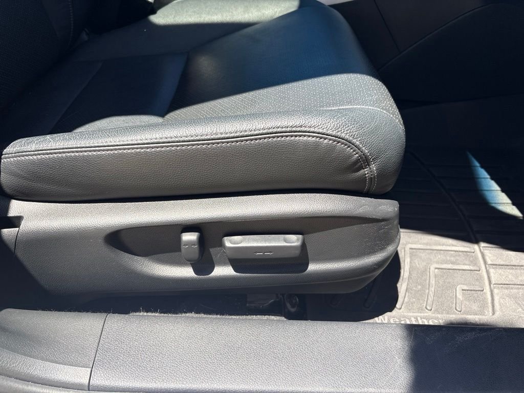 Used 2014 Gray Honda EX-L image 30