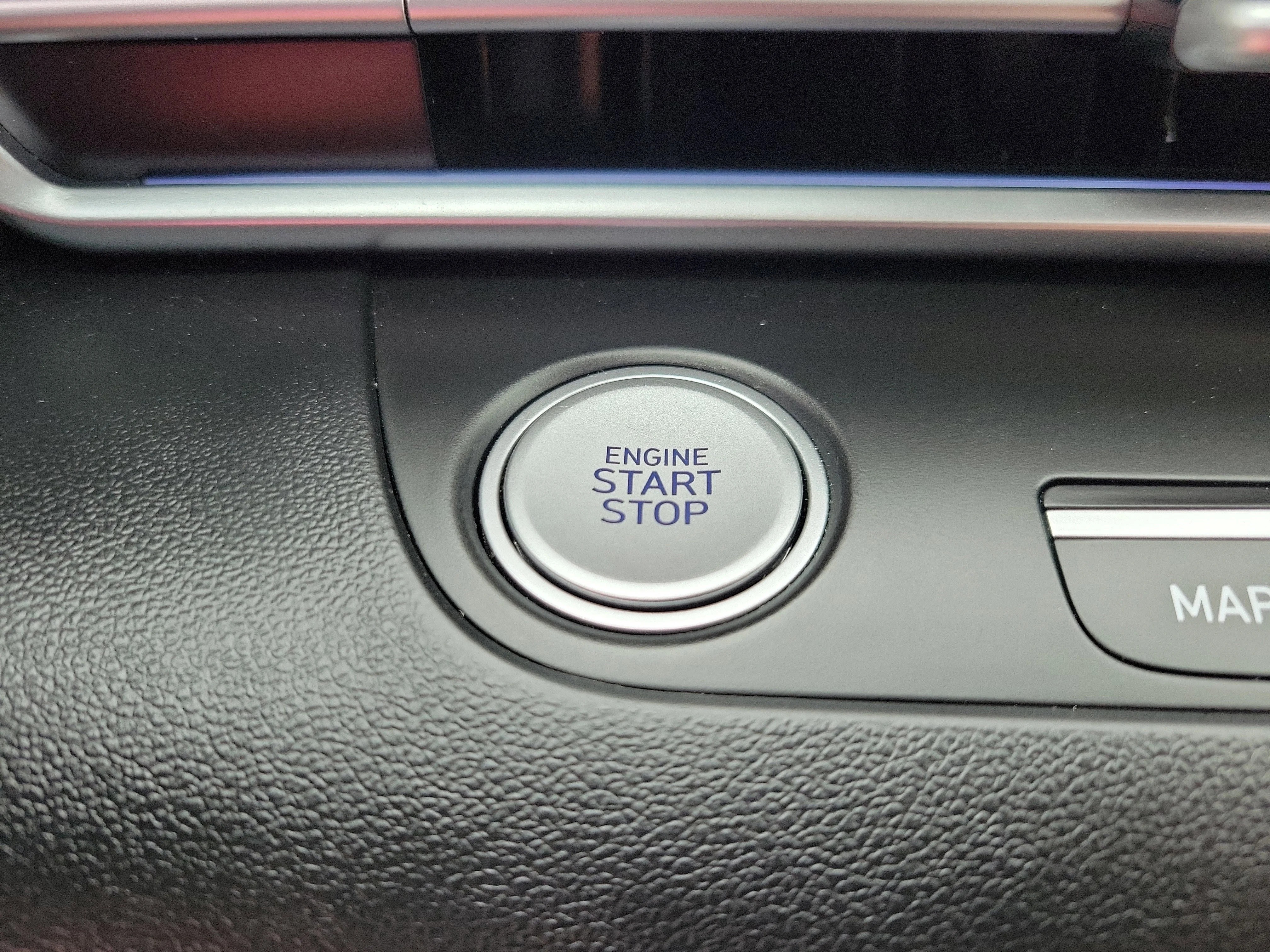 Used 2025 Amazon Gray Hyundai Limited image 18