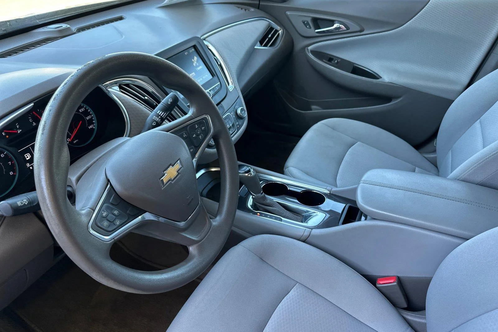Used 2017 Silver Ice Metallic Chevrolet LT image 10
