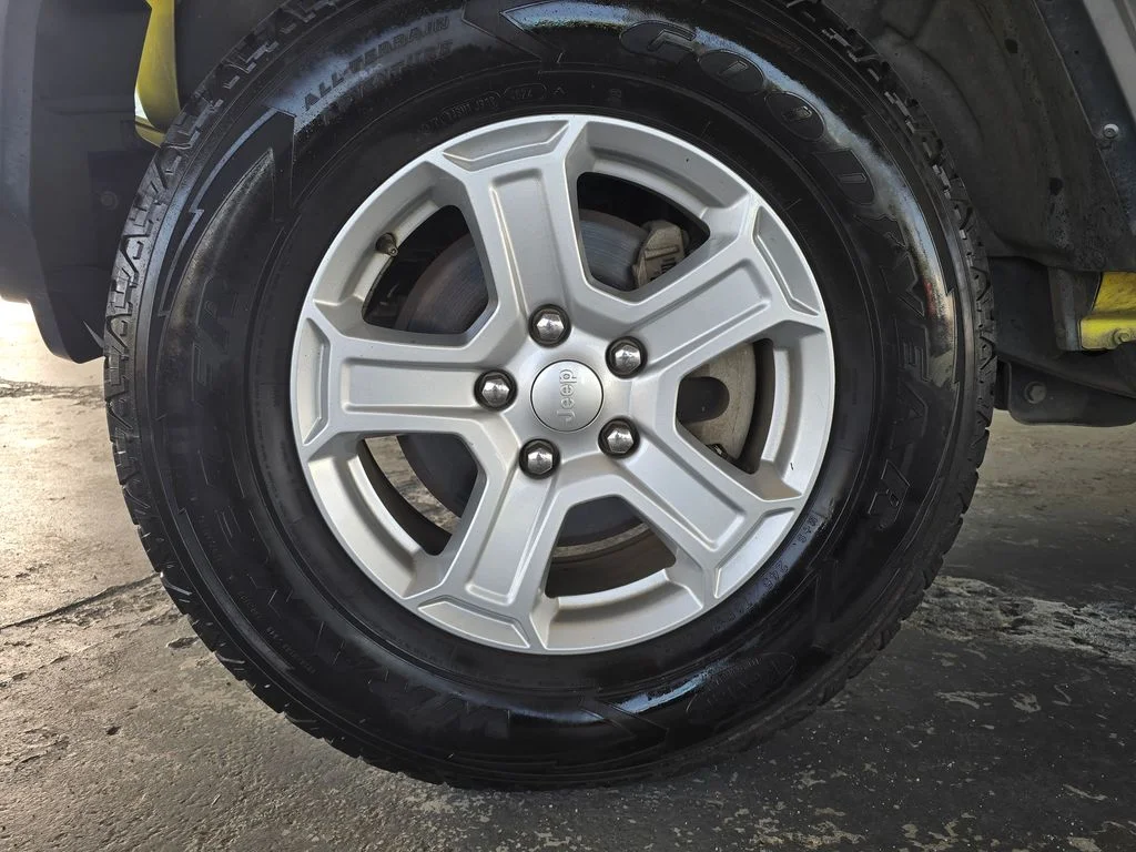 Used 2023 Yellow Jeep Sport S image 41