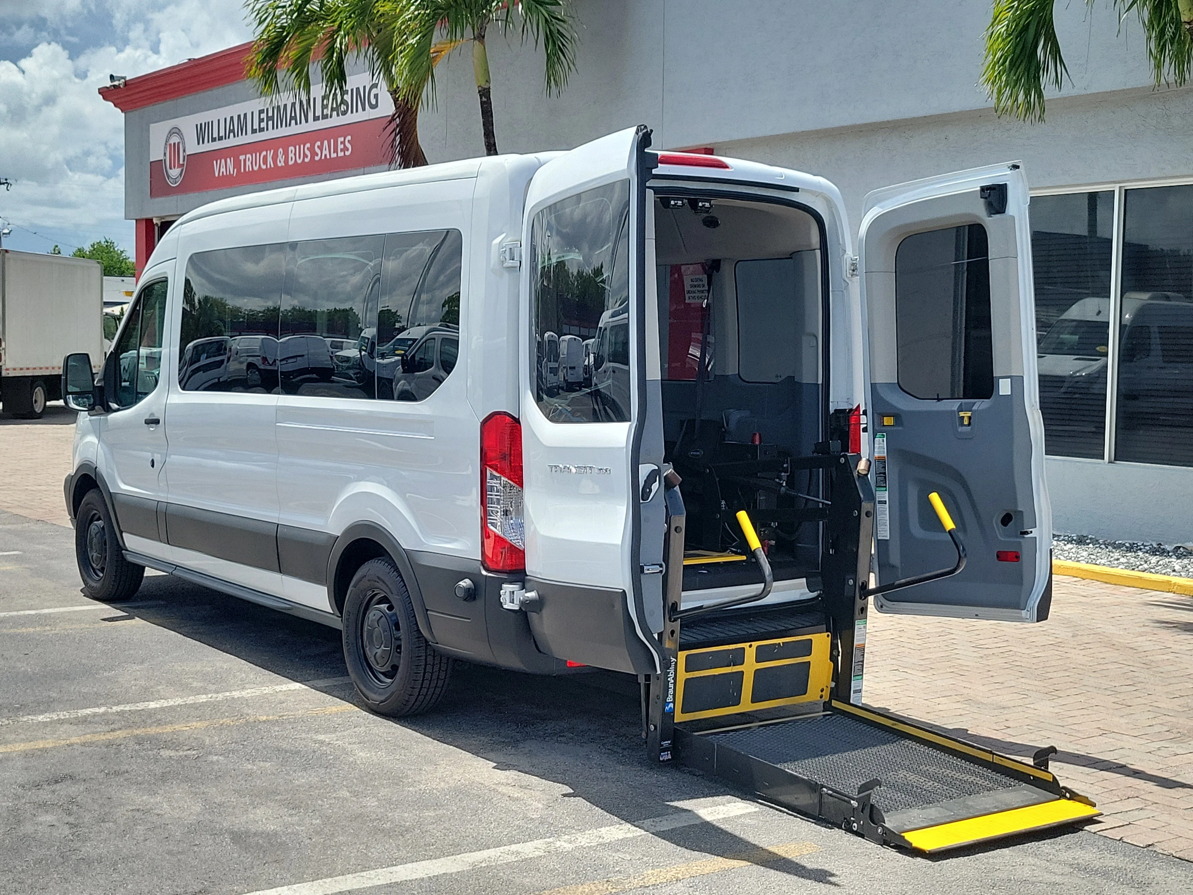 2015 Ford Transit XLT - Photo 25