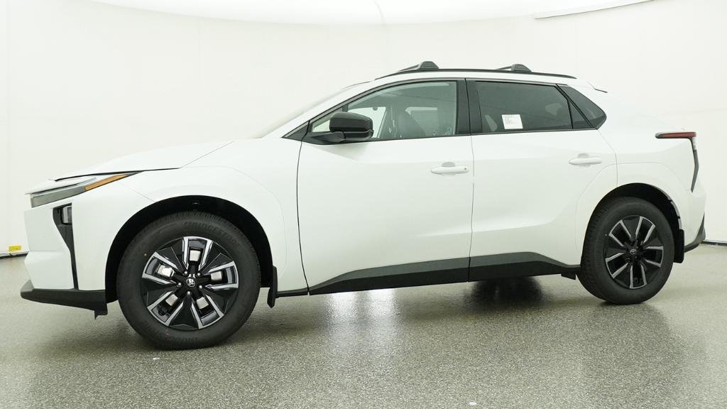 New 2026 WINDCHILL PEARL Toyota XLE image 69