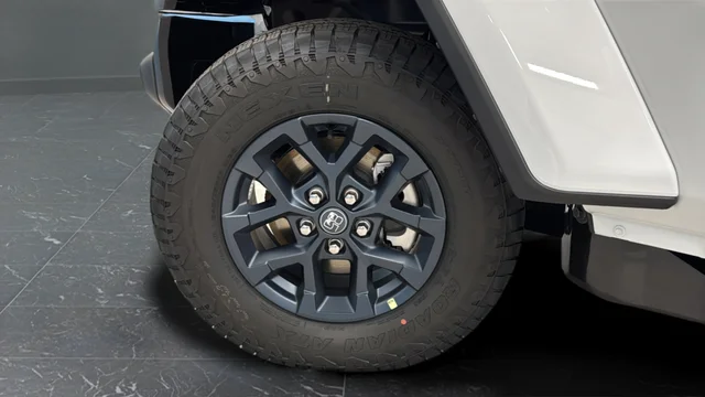 New 2026 Bright White Clear-Coat Exterior Paint Jeep 85th Anniversary Edition image 35