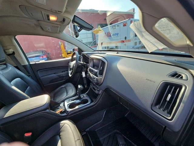 Used 2019 Black Chevrolet Z71 image 32
