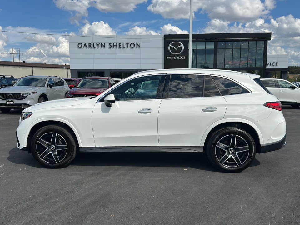 Used 2024 Polar White Mercedes-Benz 4MATIC® SUV image 5