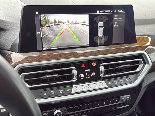 Used 2023  BMW xDrive30i image 15