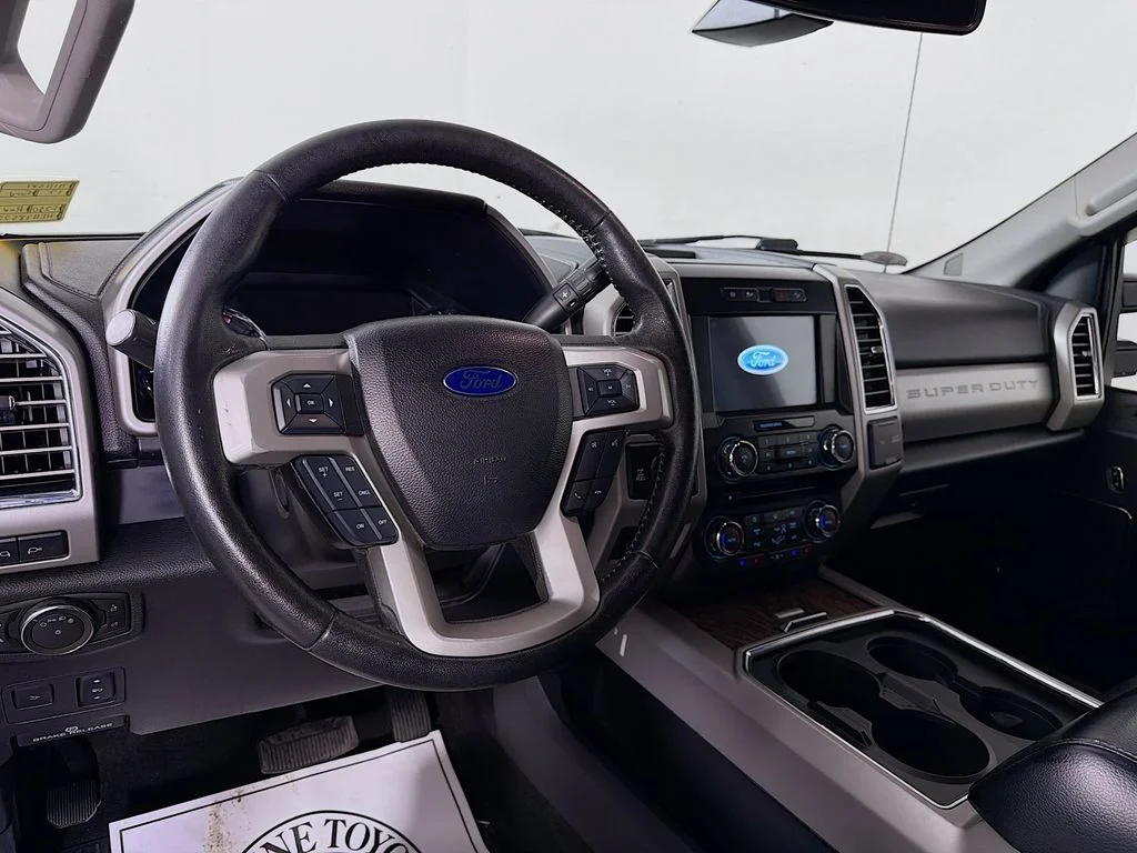 Used 2017 Red Ford Lariat image 10