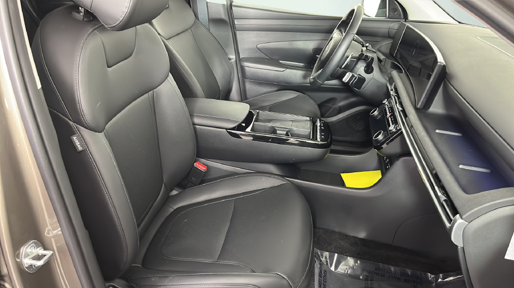 Used 2025 Beige Hyundai SEL Convenience image 20