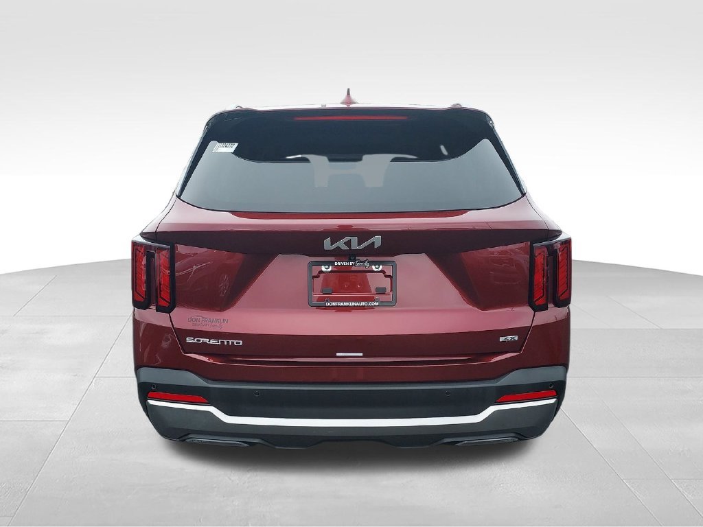 Used 2025 Red Kia S image 4