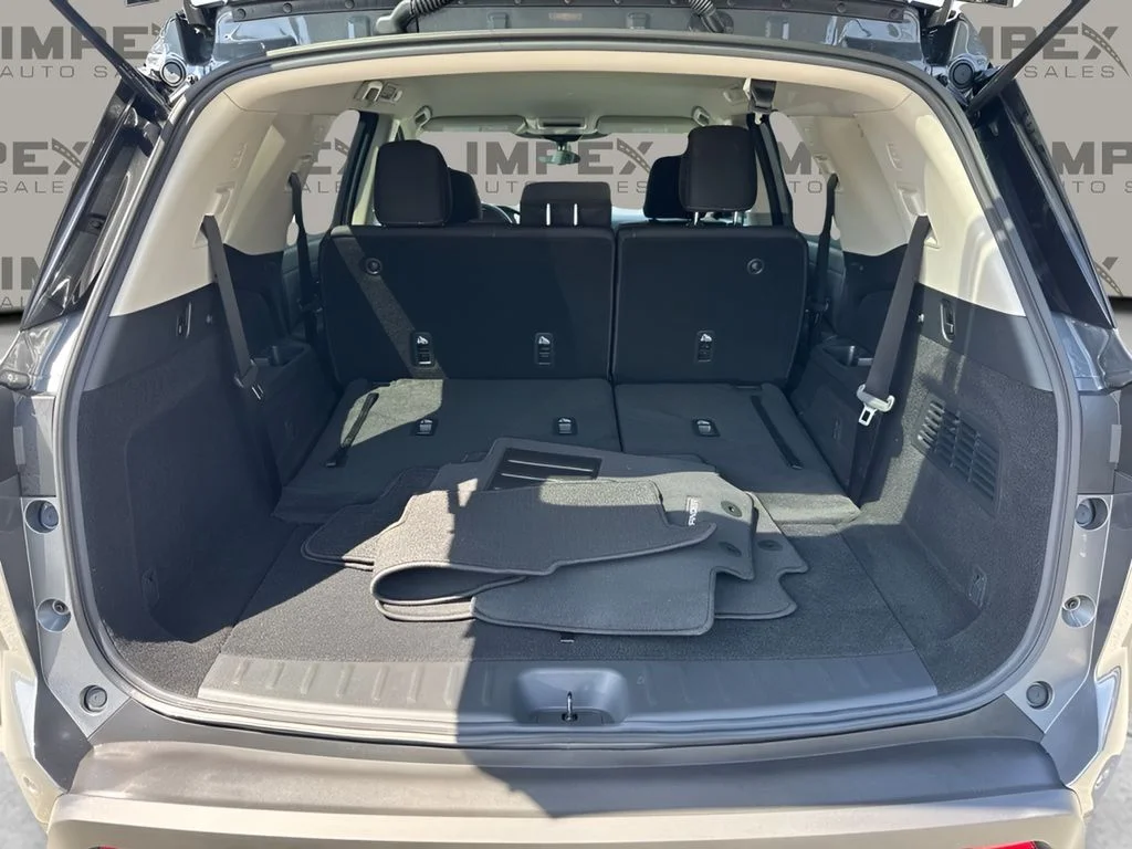 Used 2025 Gray Nissan S image 25
