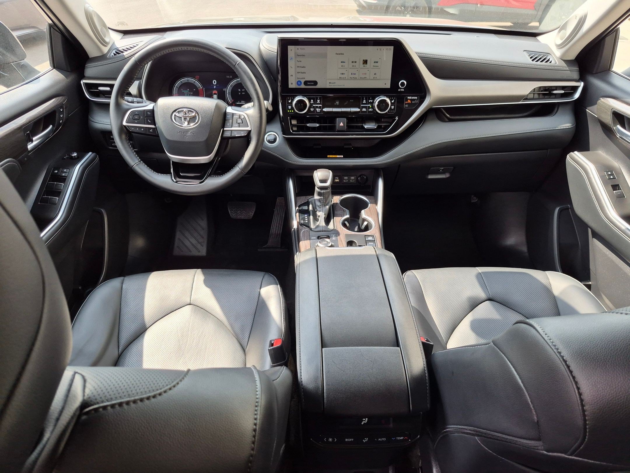 Used 2025 Magnetic Gray Metallic Toyota Limited image 29