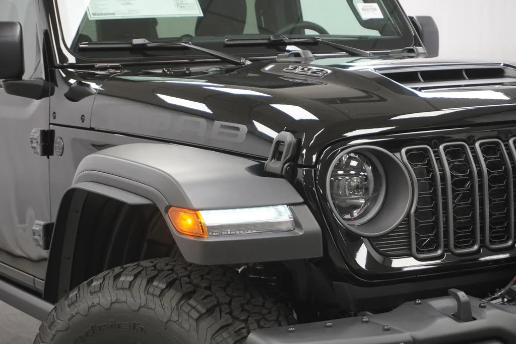 New 2026 Black Clear-Coat Exterior Paint Jeep Moab 392 image 5