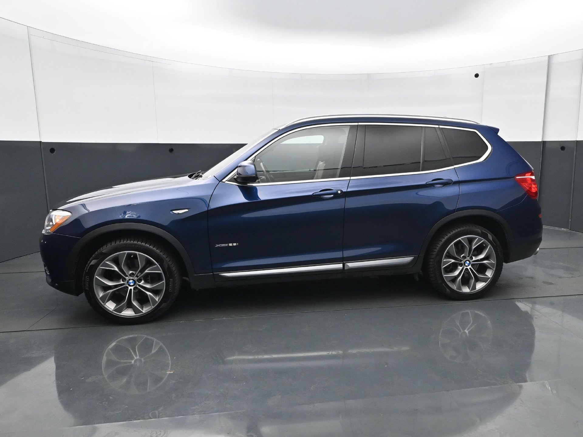 Used 2017 BMW X3 xDrive28i with VIN 5UXWX9C30H0W75678 for sale in Burnsville, Minnesota