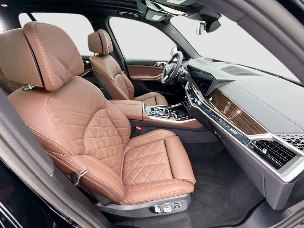 New 2026 Black Sapphire Metallic BMW xDrive50e image 19
