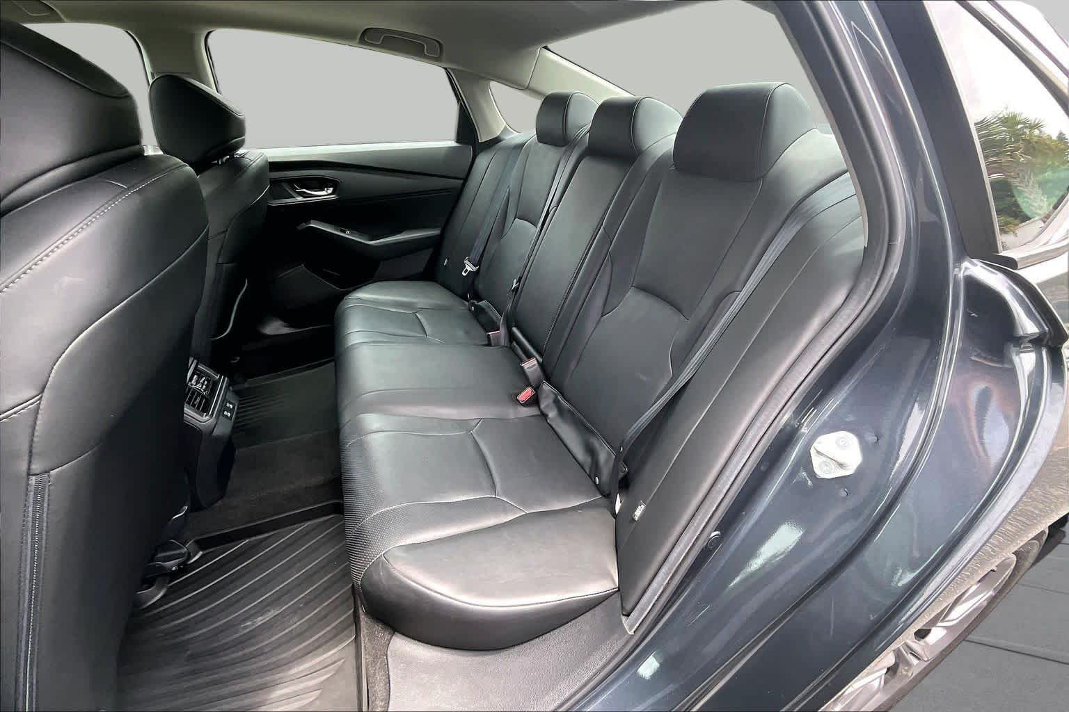 Used 2024 Meteorite Gray Metallic Honda EX-L image 21