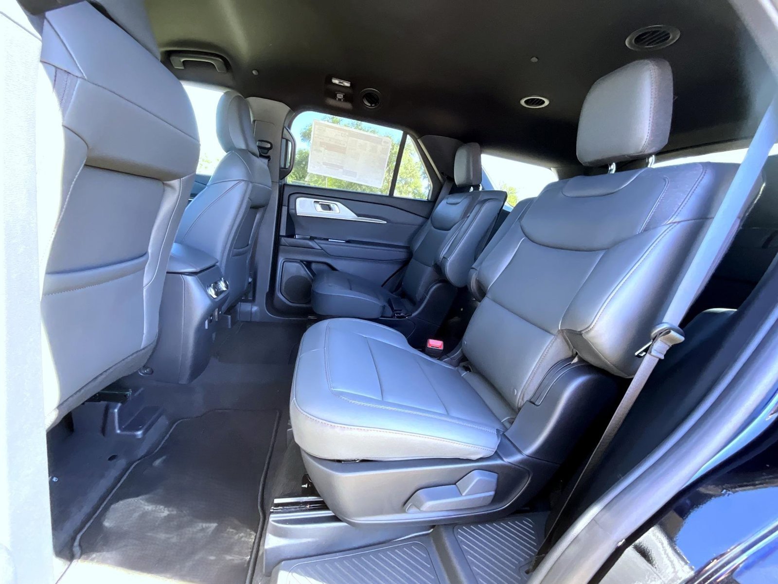 New 2027 Agate Black Metallic Ford Active image 24