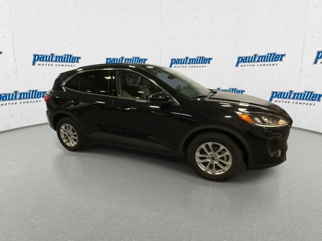 Used 2020 Black Metallic Ford SE image 13