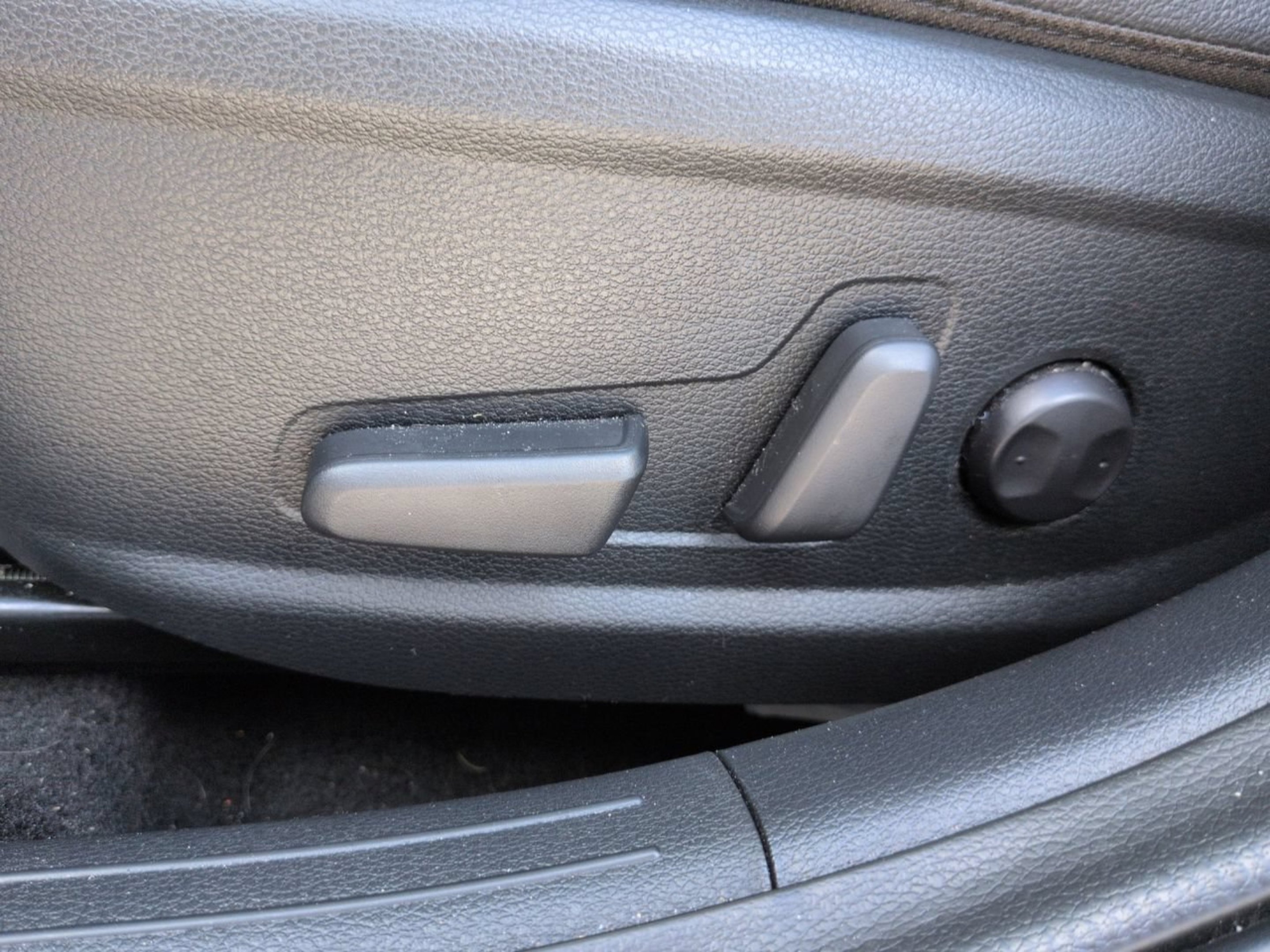 Certified Used 2024 Aurora Black Kia GT image 16