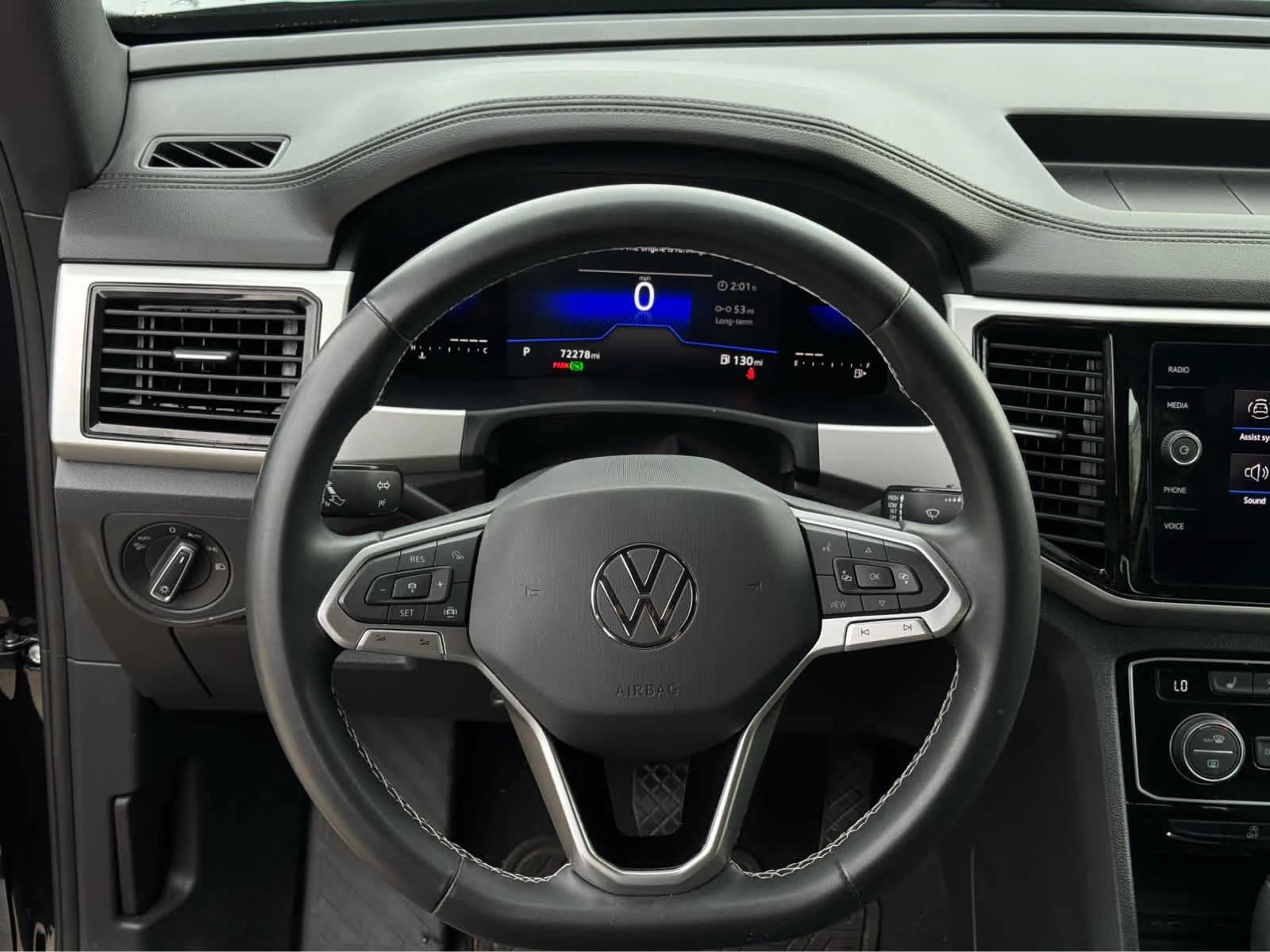 Used 2022 Deep Black Pearl Volkswagen 3.6L V6 SE w/Technology image 19