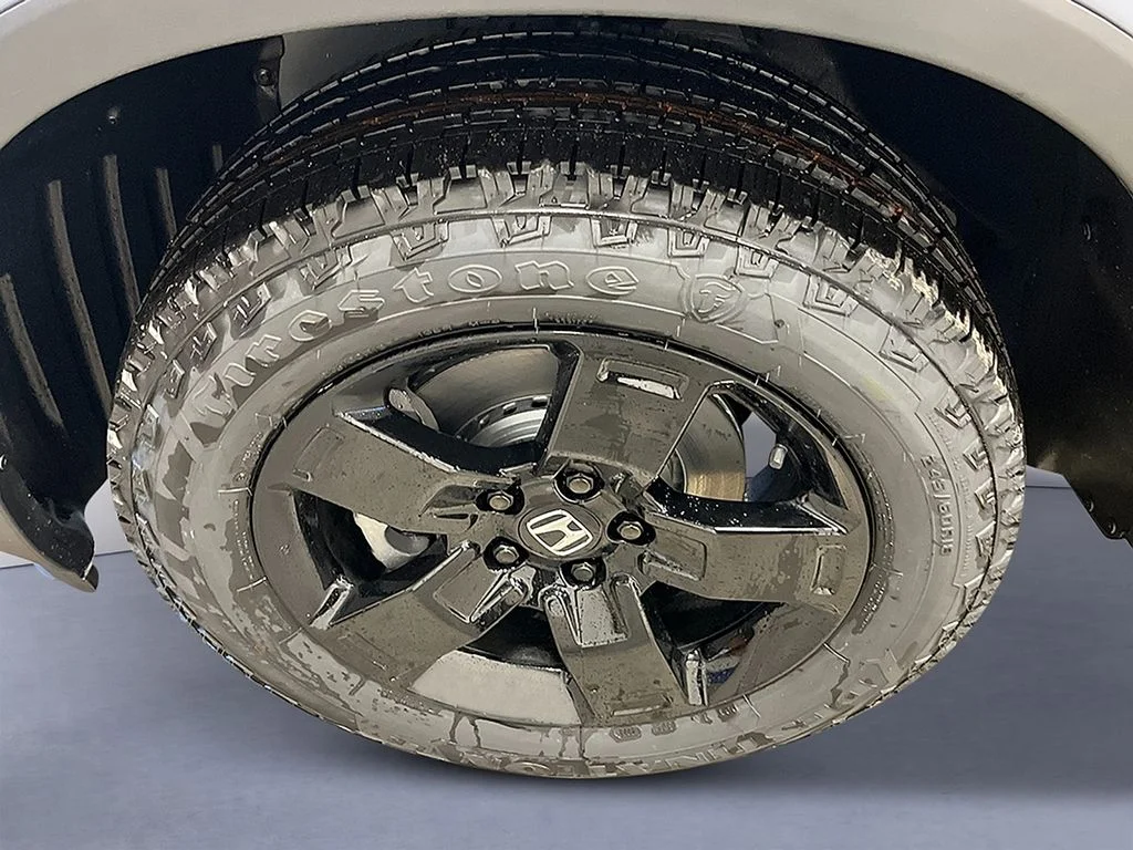 New 2026 Sonic Gray Pearl Honda Black Edition image 12