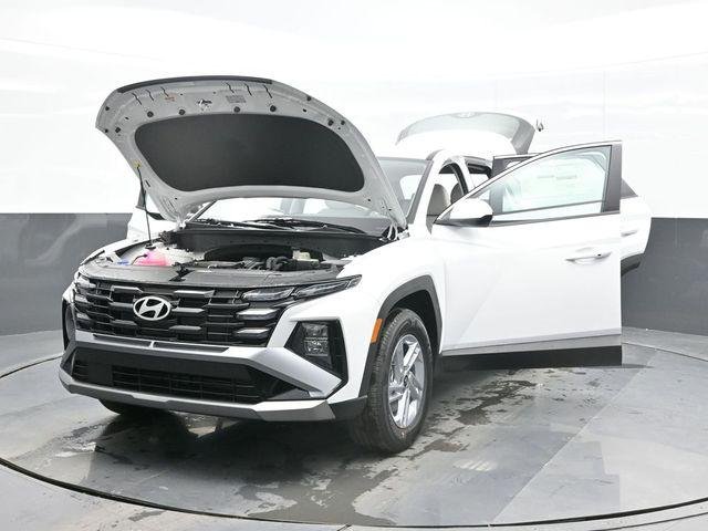 New 2026 White Hyundai SE AWD image 30