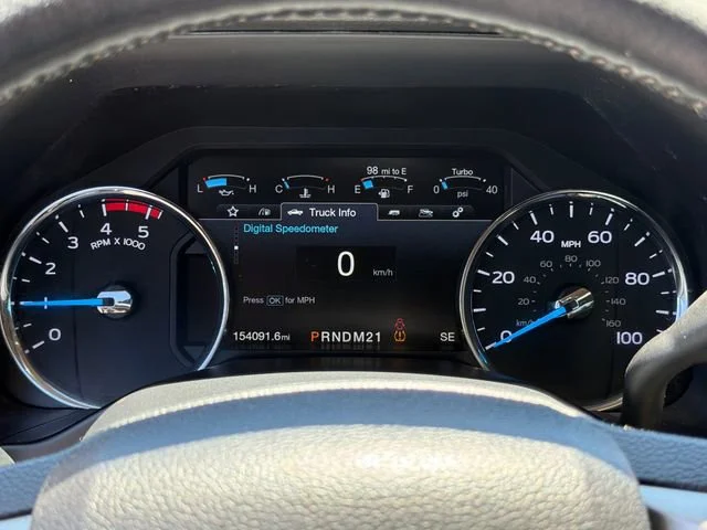 Used 2017  Ford Lariat image 26