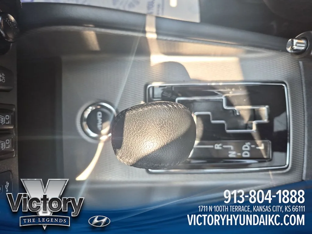 Used 2024  Mitsubishi 2.0 SE image 23