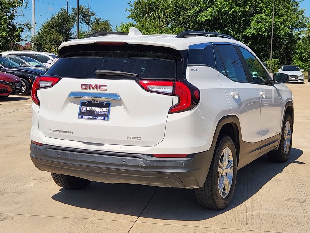 Used 2023 Summit White GMC SLE image 9