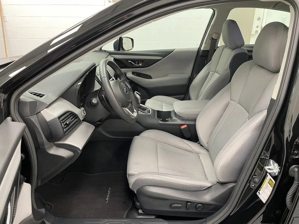 Used 2025 Crystal Black Silica Subaru Premium image 9