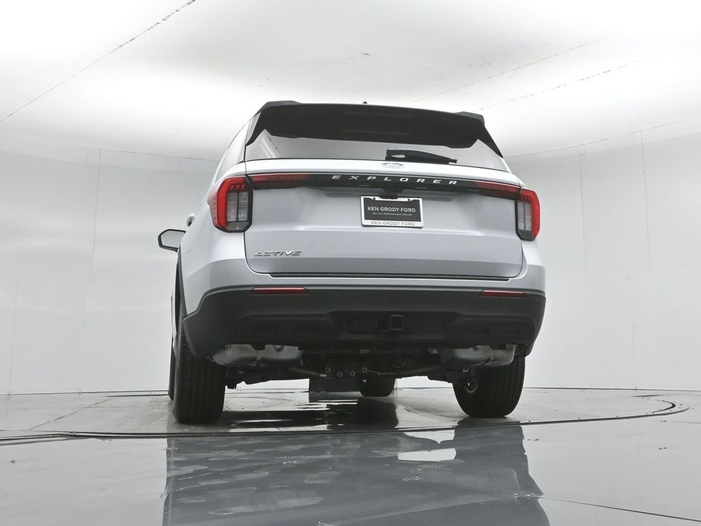 New 2026 Space White Metallic Ford Active image 50