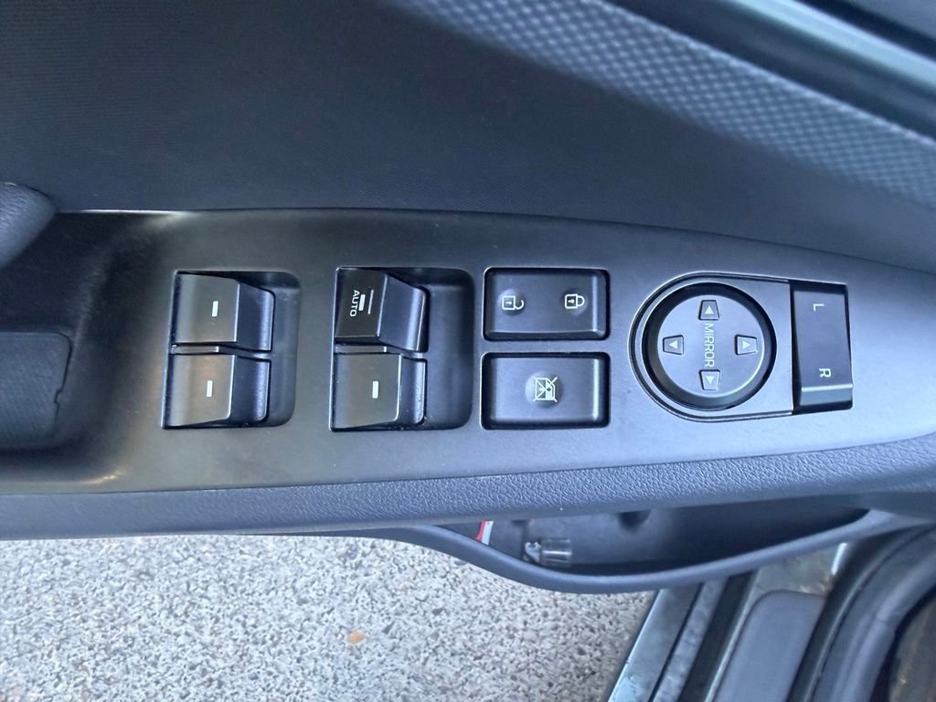 Used 2022 Amazon Gray Hyundai Blue image 11