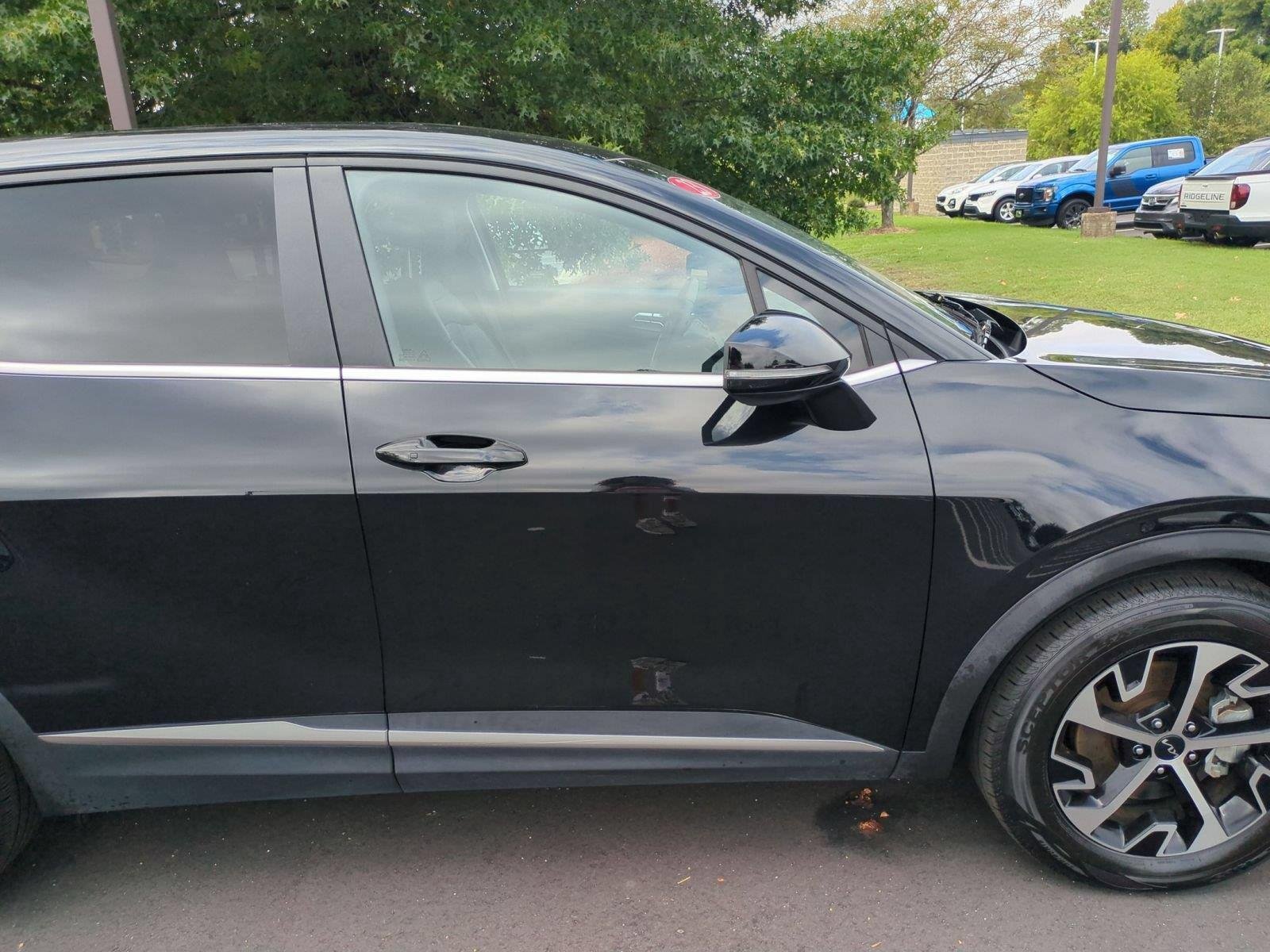 Used 2023 Ebony Black Kia EX image 37