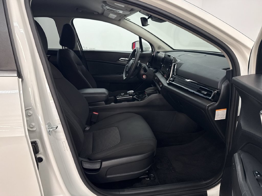 Used 2023 Snow White Pearl Kia LX image 17