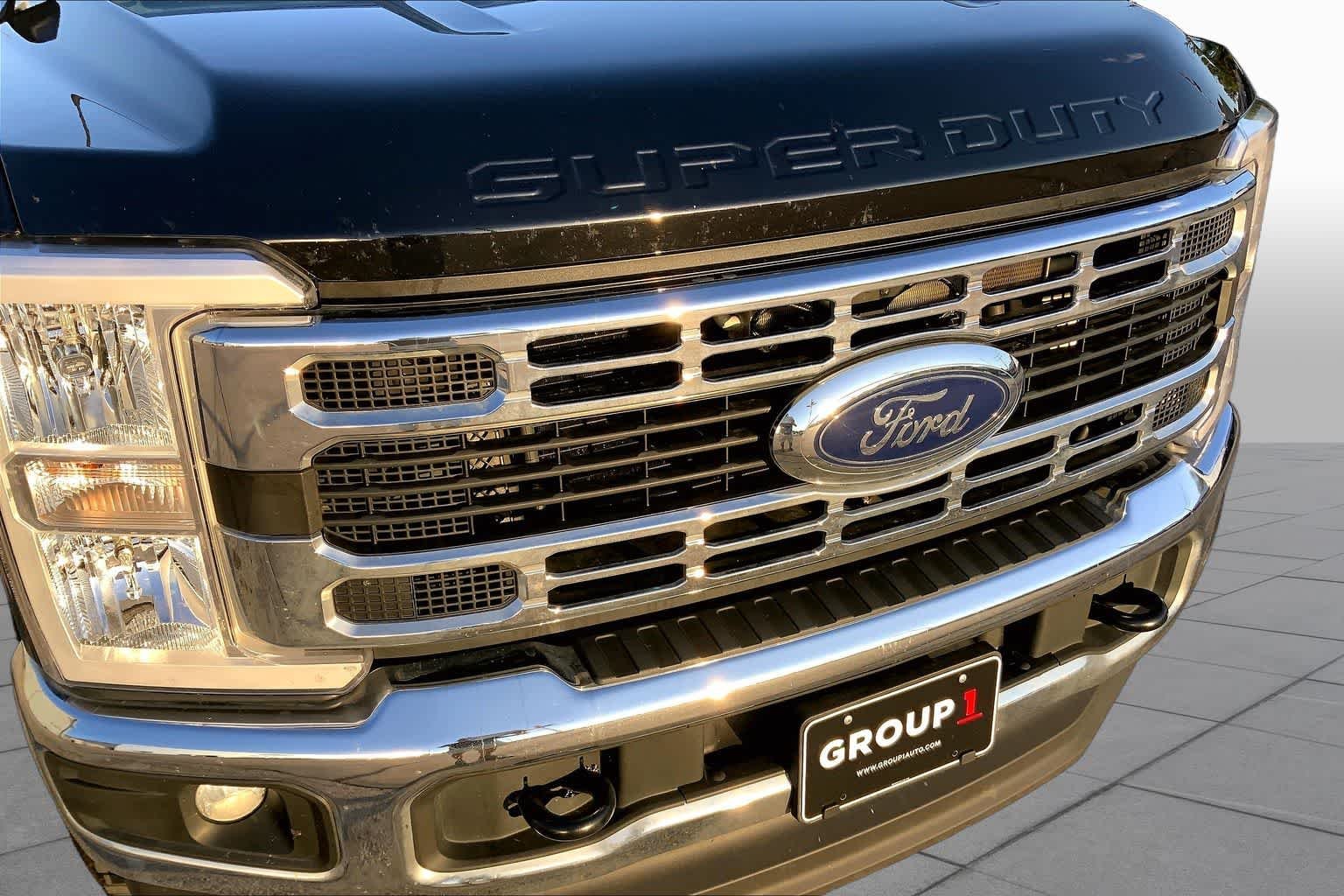 Used 2025 Agate Black Metallic Ford F-250 Pickup XLT image 30