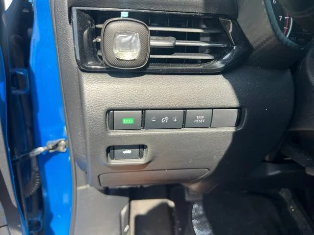 Used 2020 Blue Nissan SV image 11